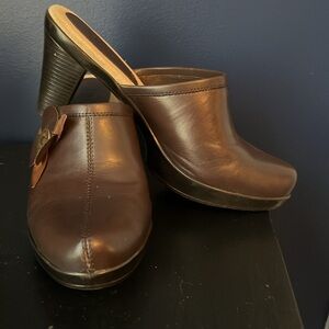 NIB Bass Heels - Brown 8.5